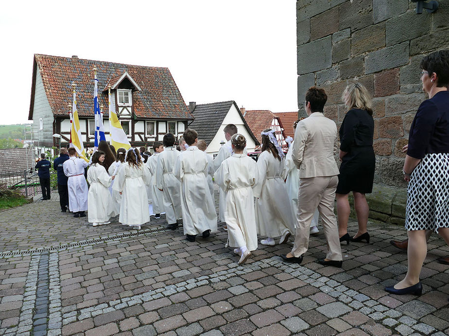 Feier der 1. Heiligen Kommunion in Sankt Crescentius (Foto: Karl-Franz Thiede)